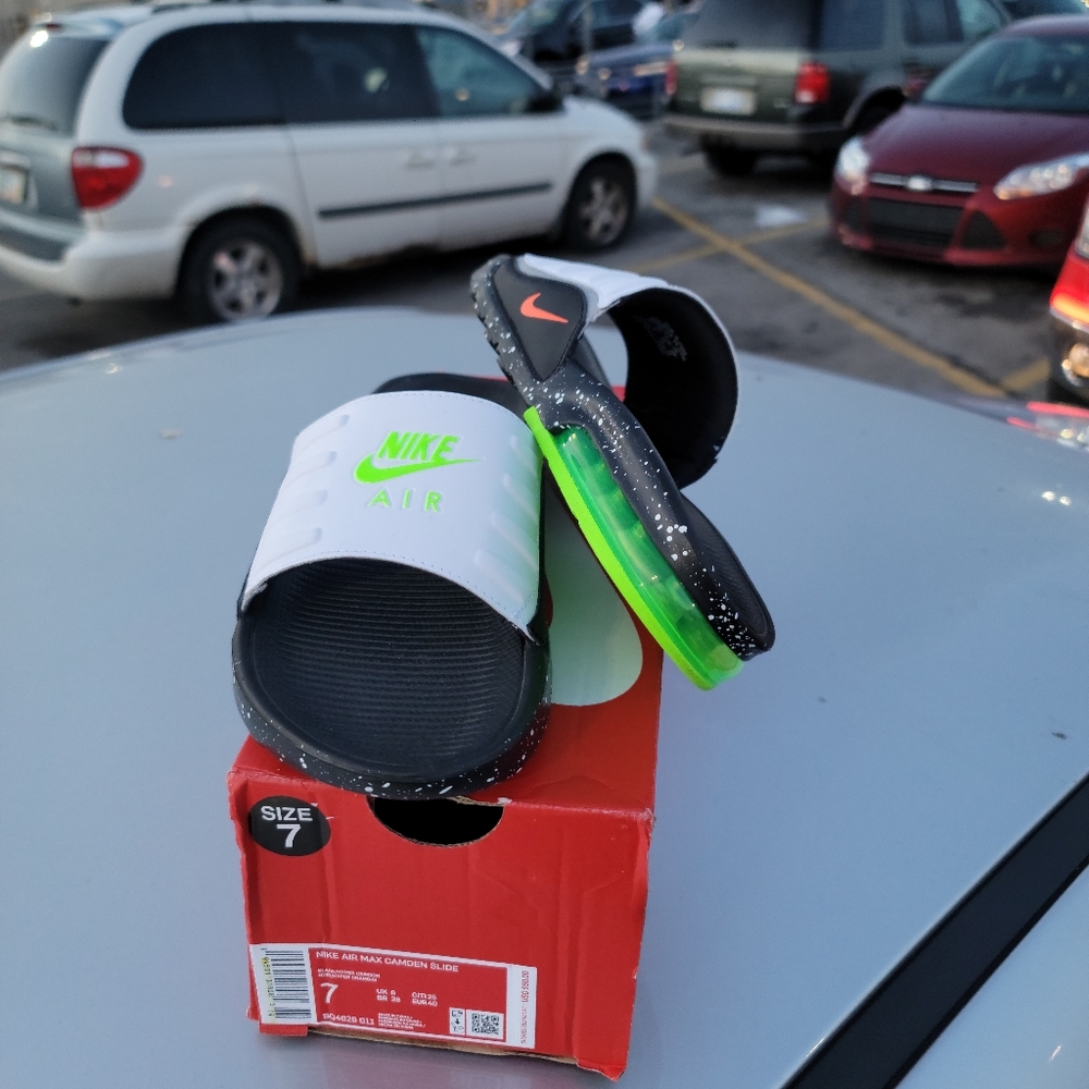Nike Air Max Camden Slides - Picture 2 of 7